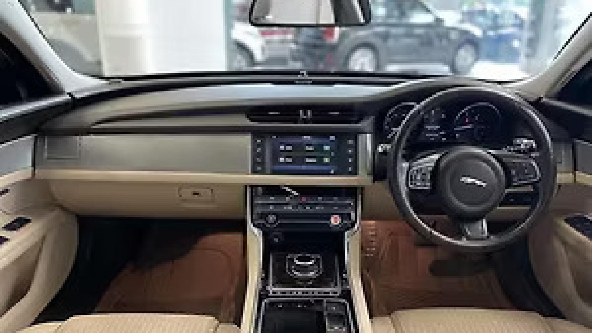 Jaguar xf