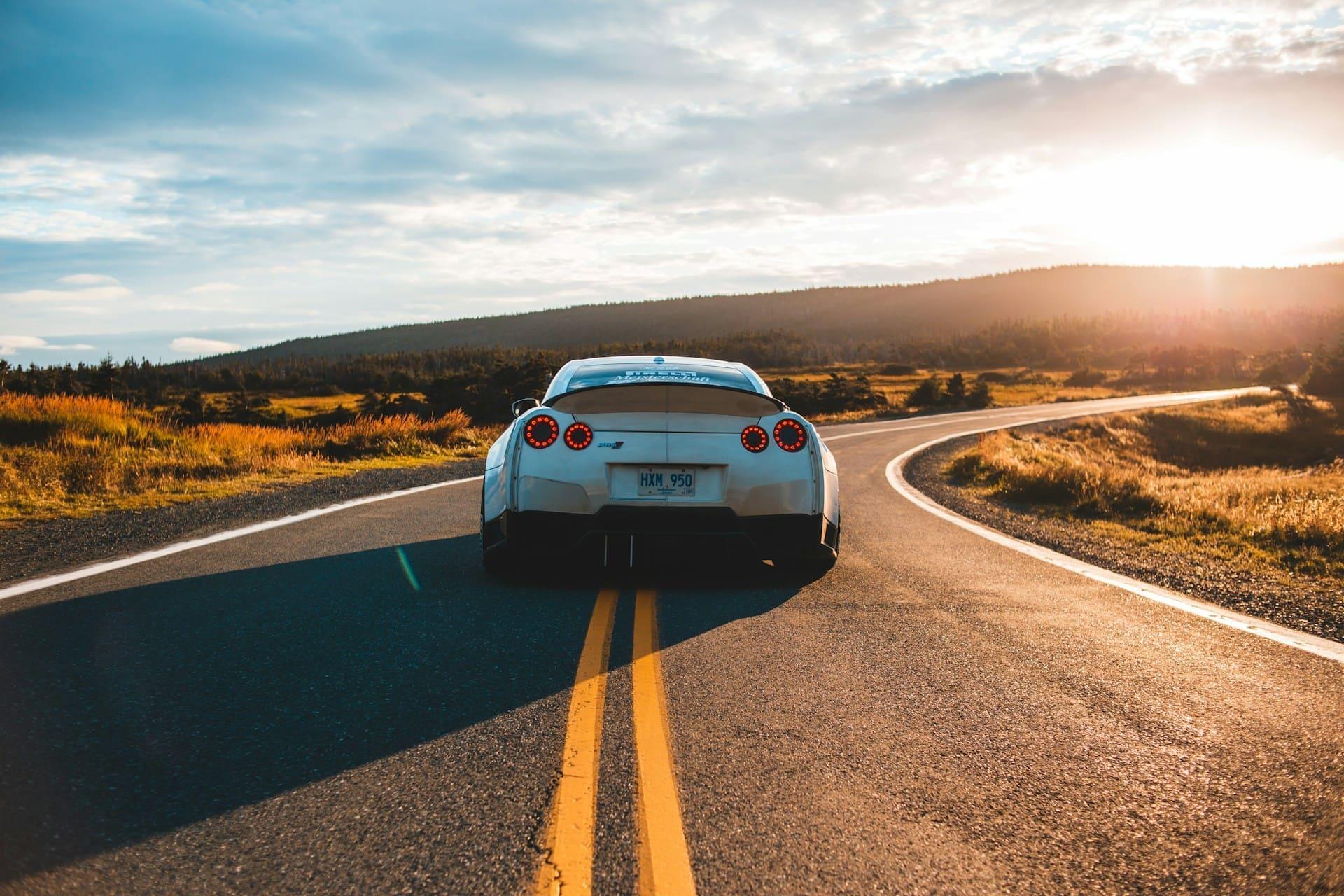 The Benefits of Renting a Luxury Car for Special Occasions